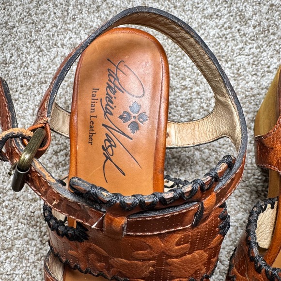 Patricia Nash Italian Leather Floral Embossed Size  Wood Block Heel Sandals - Picture 7 of 16